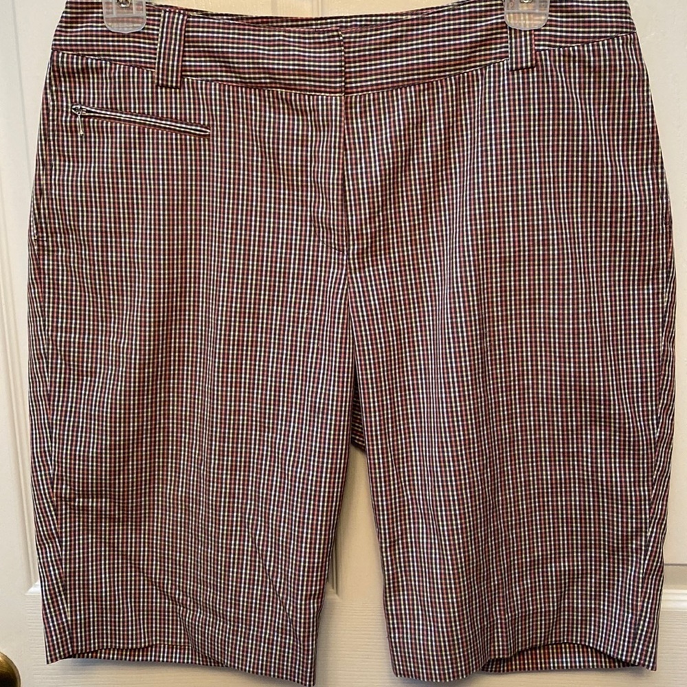 O womens Sport Haley stretch shorts size 12.  EUC